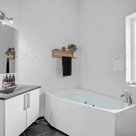Nice Home In Toftlund With Sauna Prázdninový dům